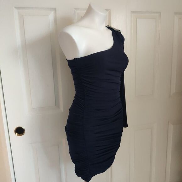 City Triangles ruched stretch bodycon one shoulder mini dress sz M NWT - Picture 2 of 11
